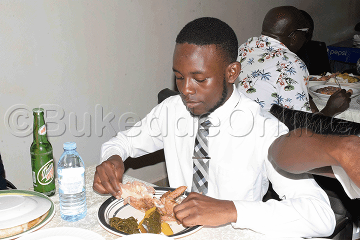 Ahaisibwe Ng'asikaasikanya Ekifi.