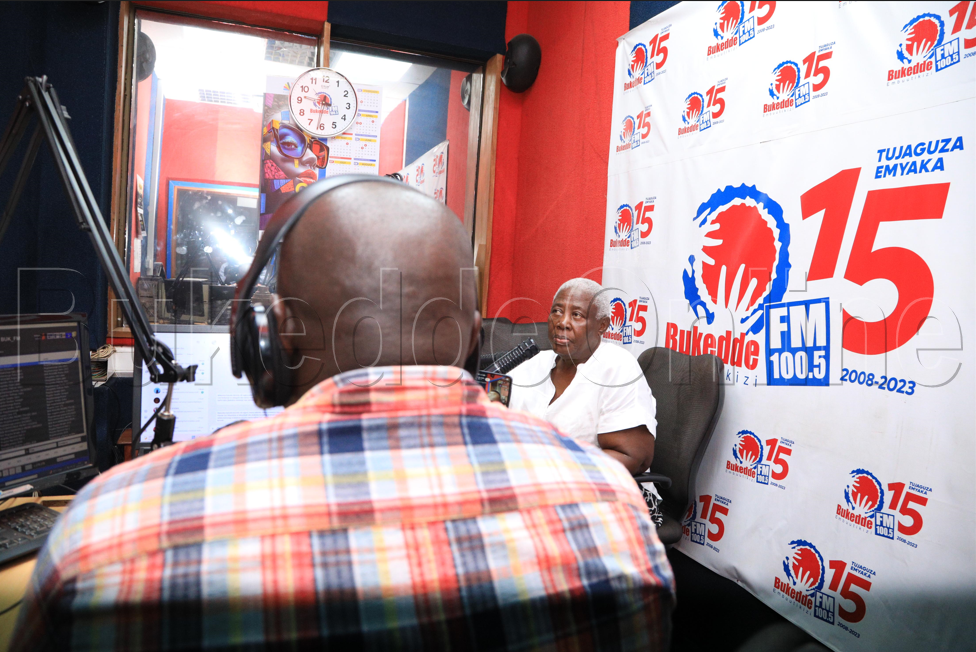 Omuteesiteesi wa Pulogulaamu mugobansonga ne Ronald ssebutiko