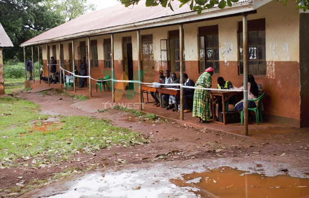 Enjura yateganisa okuteera akaruuru aka