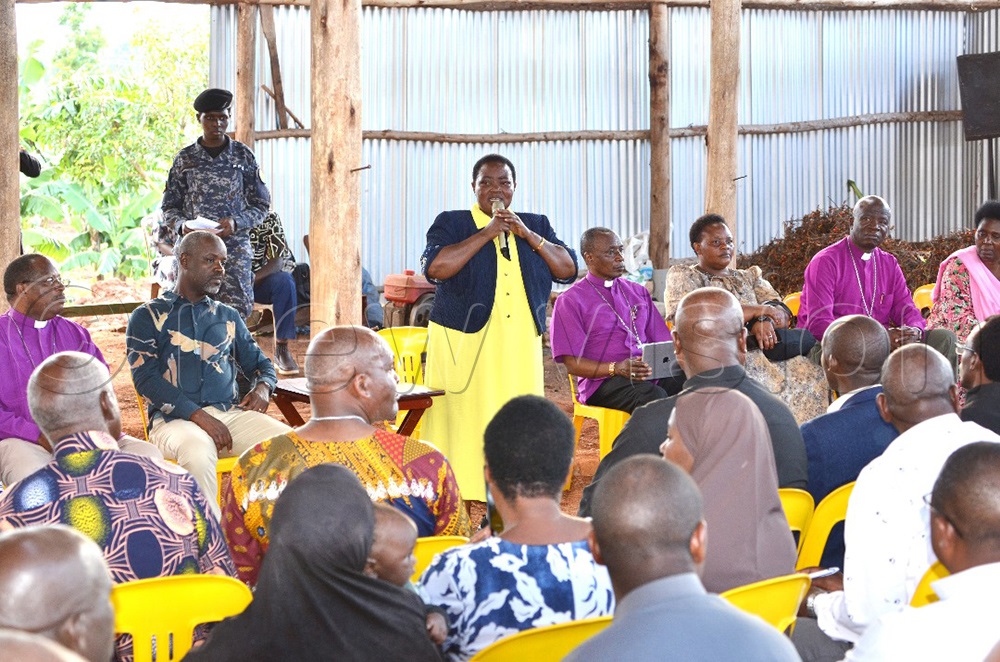 Prime Minister Robinah Nabbanja addressing religious leaders from the Kigezi region at her Kakumiro Model Farm in Kakumiro district. (Photo by Nelson Mandela Muhoozi)