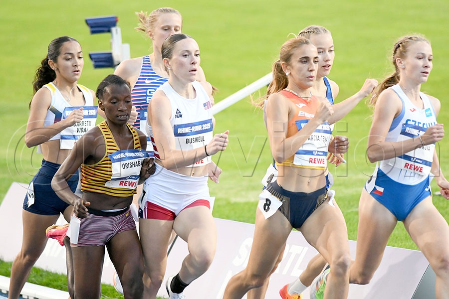 Uganda's Marvarous Orishaba (2nd left) struggles to keep up with the pace during one of the heats of the 800m race of the FISU World University Games a at the Lohrheidestadion in Bochum. Photo by Michael Nsubuga