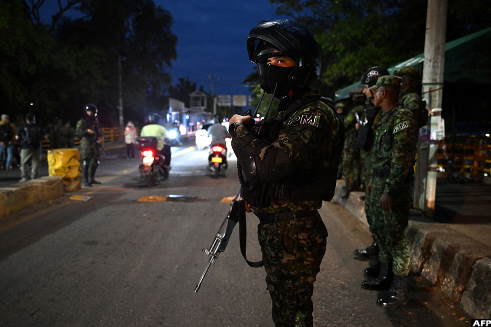  Colombian soldiers patrol the Francisco de Paula Santander International Bridge near the border with Venezuela in Cucuta, Colombia on January 6, 2026