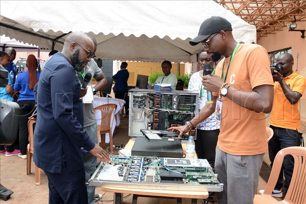 📷 Vision Group holds first ever Tech Expo - Bukedde Online - Amawulire