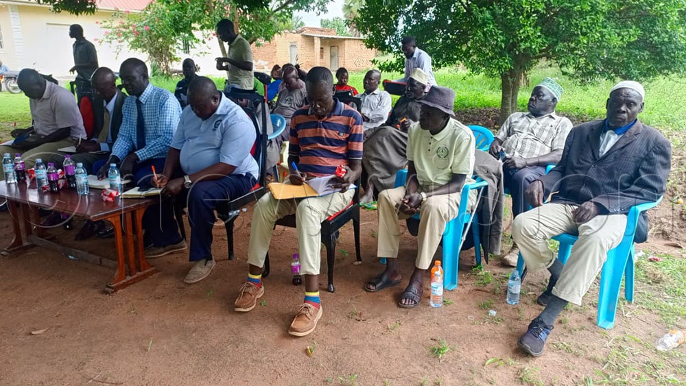 The engagement, which attracted landlords, refugee leaders, the Bidibidi commandant, kingdom ministers and elders, came after refugees in Bidibidi asked for more land for agriculture. (Credit: Hafiz Bakhit)