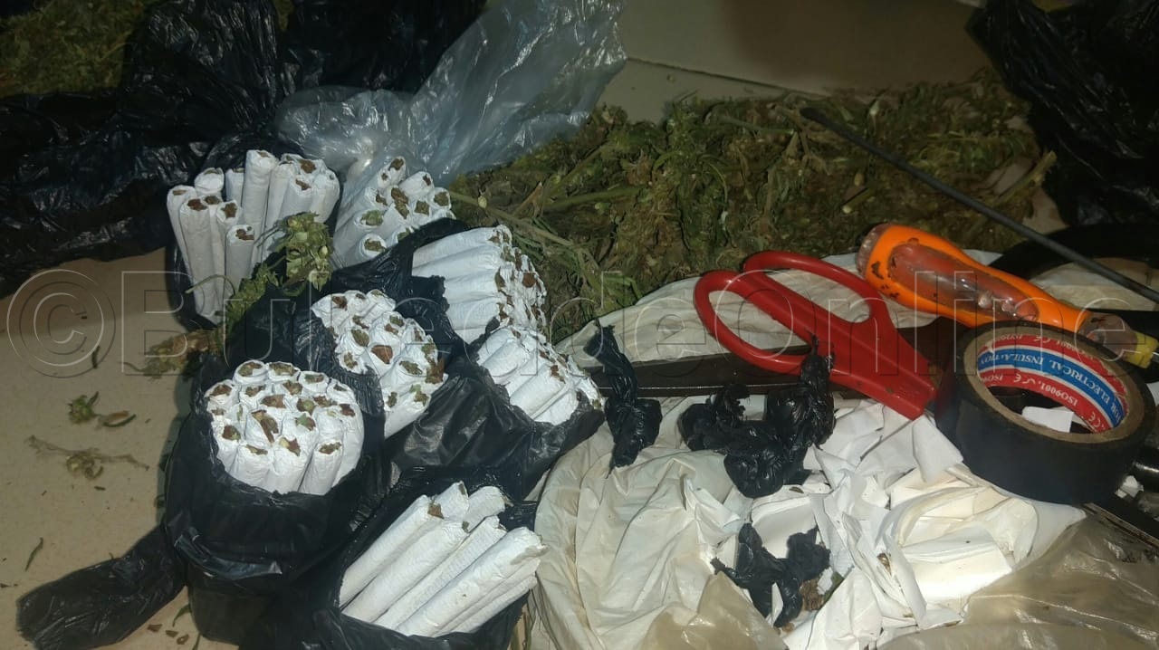 Ebimu ku biragala bye baabakutte nabyo.