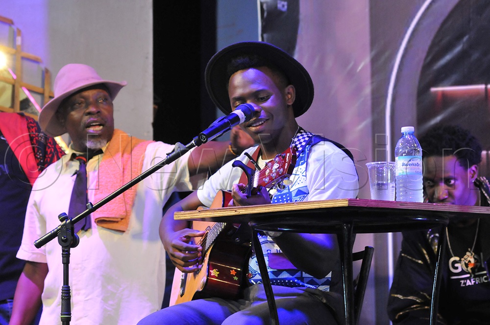 Raymond Rush performs alongside Blaik Koono during the Arise We Men comedy show. (Credit: Nicholas Oneal)