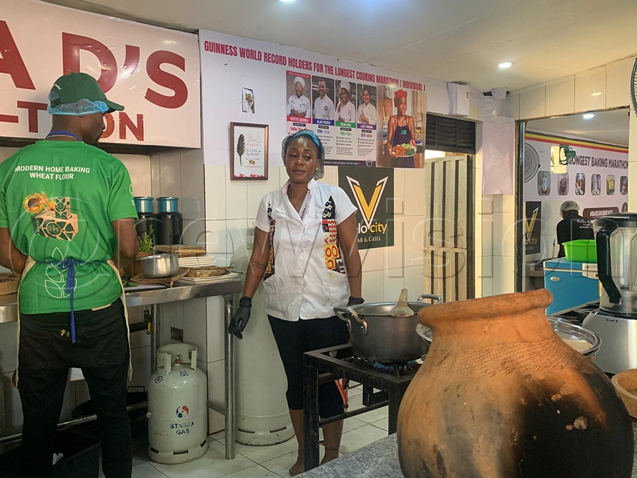 Two world record Attempts, one venue: Mama D and Becky Bakes draw crowds