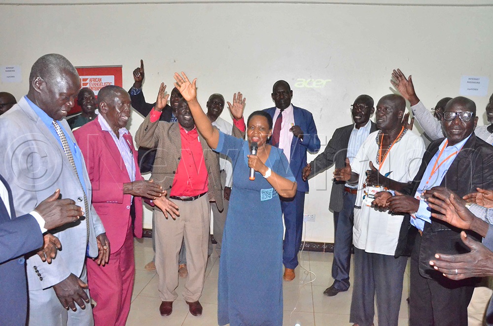 Col Nakalema prayer with Lango Clan leaders at a luncheon meeting at Margarita Place hotel in Lira City. (PHOTOS BY JOSEPH EKOL)
