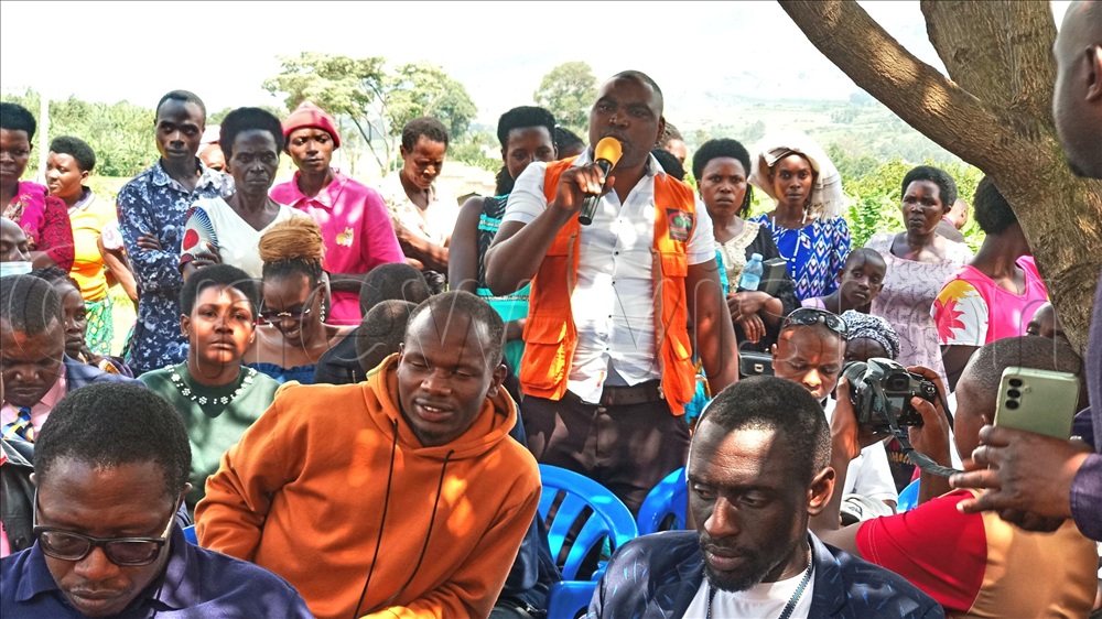  A participant addressing guests during the meeting.