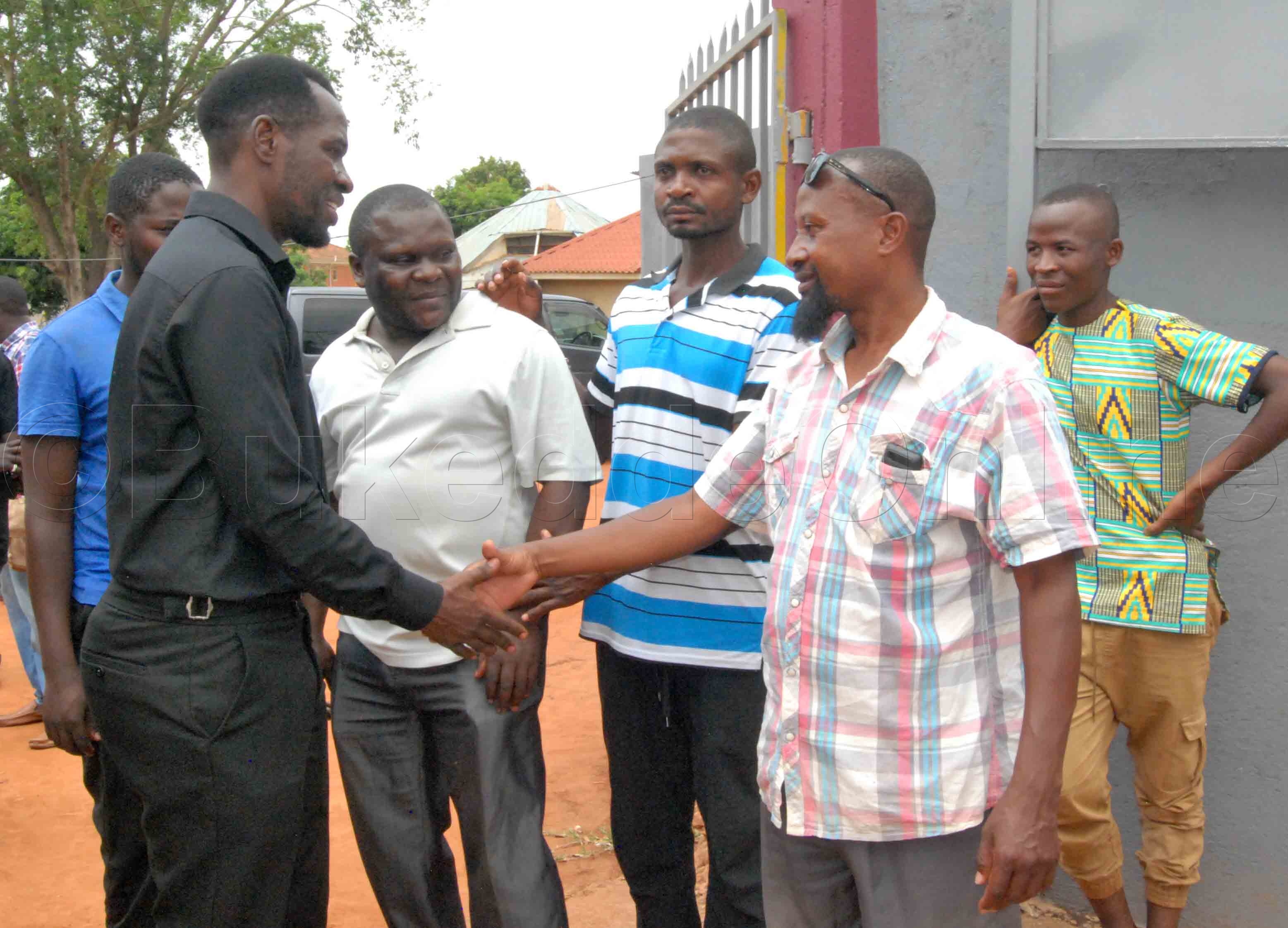 Nubian Li ng'abuuza ku bantu