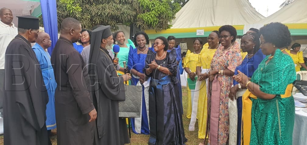 Metropolitan Muzeeyi ng'ali n'abakyala