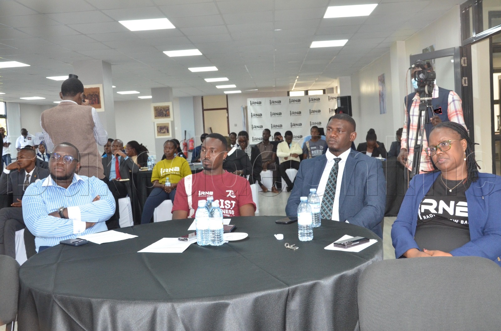 Abaku ku bakulembeze b'oludda oluvuganya nga bali ku mukolo gw'okujjukira Sam Kalegga Njuba. Okuva ku kkono ye David Lewis Lubongoya, Rtd. Maj. Gen. Mugisha Muntu, Miria Matembe ne Dr. Ekwaro Ebuku.