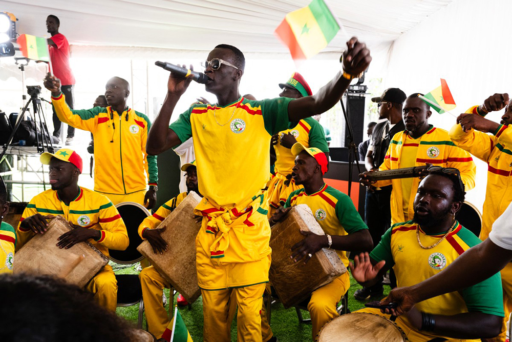 Senegal football supporters cheer during the unveiling of Senegal's 2026 FIFA World Cup squad in Dakar on May 21, 2026. (AFP Photo)