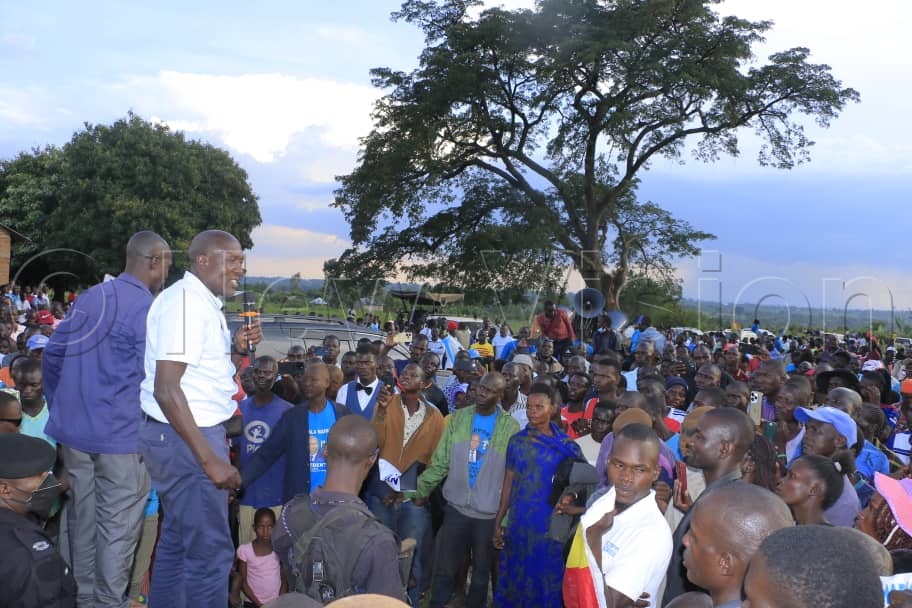 FDC's Mafabi addresses supporters. (Credit: Alfred Ochwo)