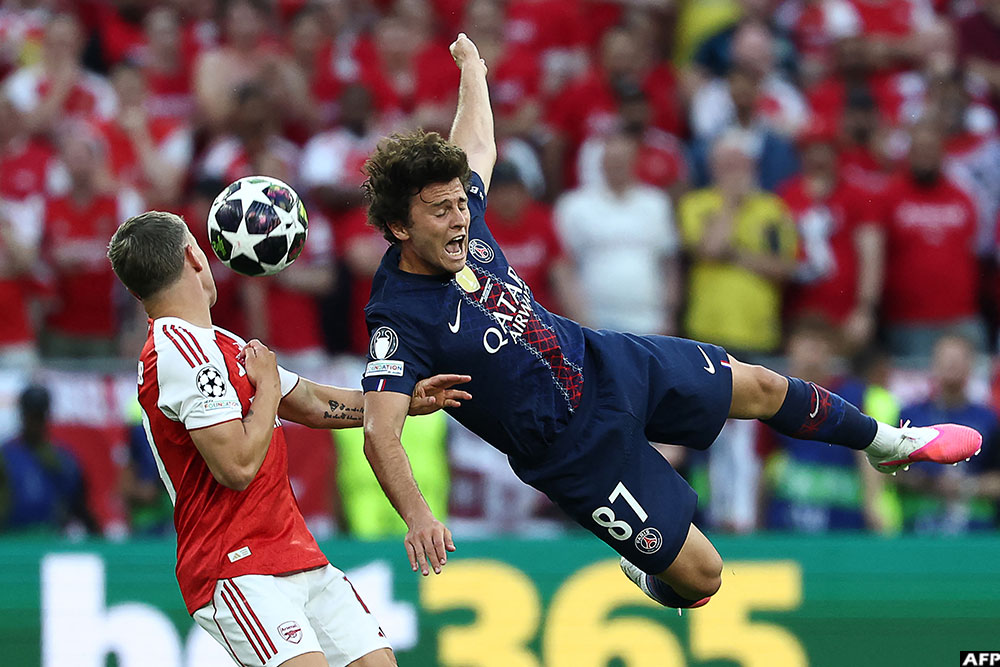 The contest saw PSG's midfielder Joao Neves and his Arsenal counterpart Leandro Trossard in an aerial fight for the ball