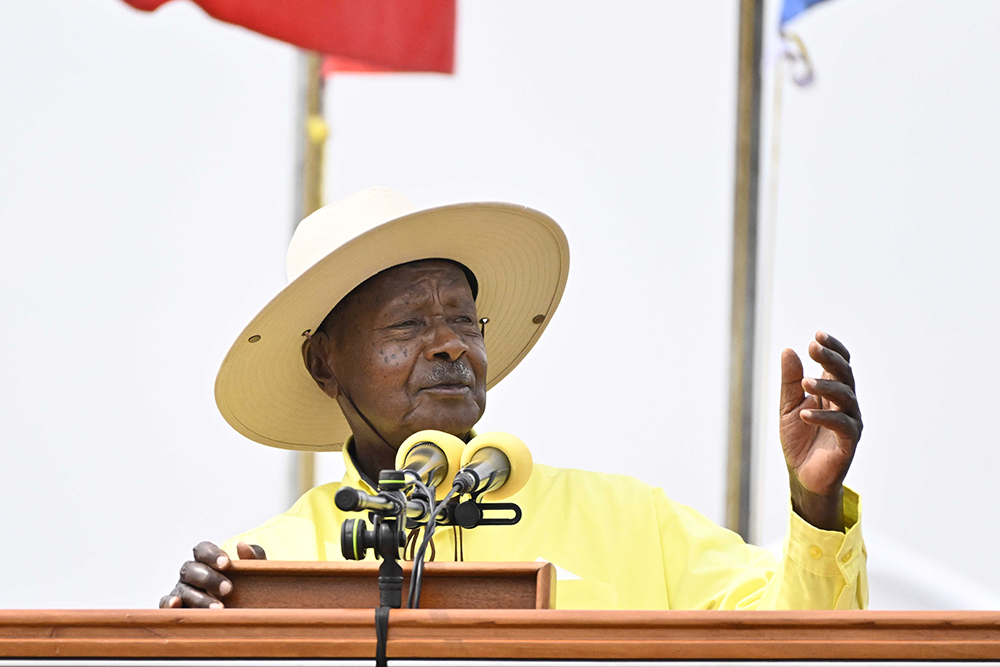 President Yoweri Museveni addressing the NRM supporters in Kiryandongo during the campaign rally. (PPU)