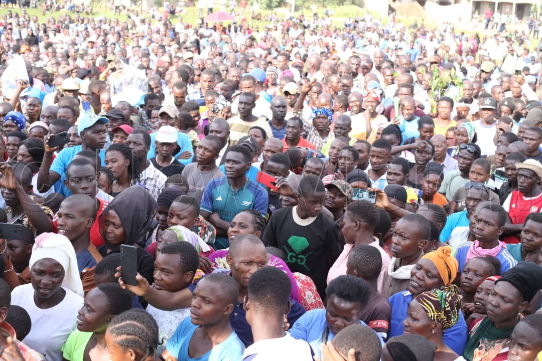 Voters listening to Mafabi at his campaign rally. (Credit: Alfred Ochwo)