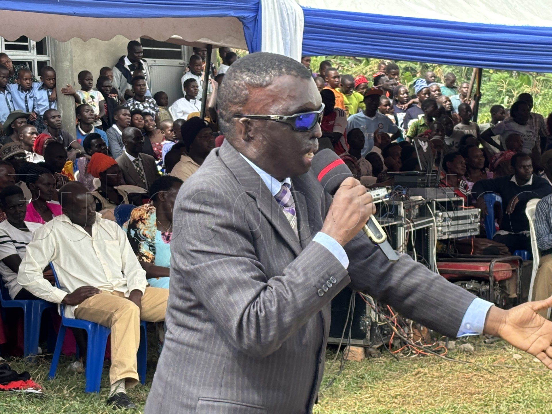 Musumba Mulinde ng'ayogera eri abantu