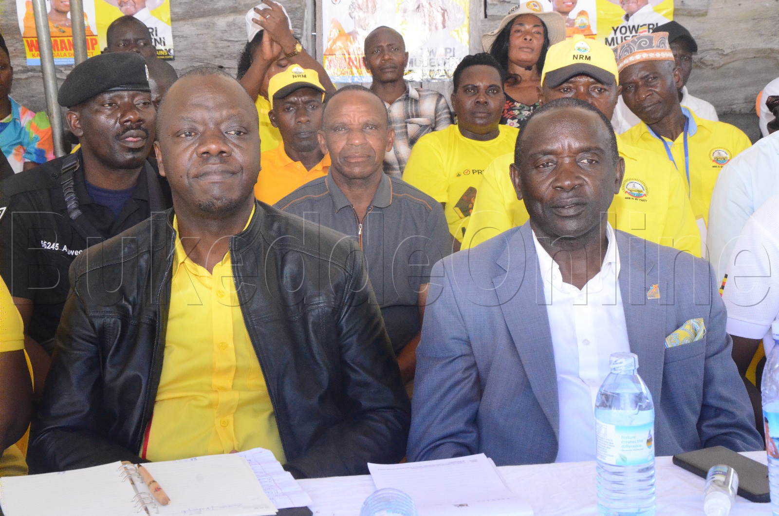 Minister omubeezi owe byobuvubi Hon Migadde Ndugwa ( mu Yellow) wamu ne RDC we Kalangala Fred Badda nga bali e Kalangala mukunoonya akalulu