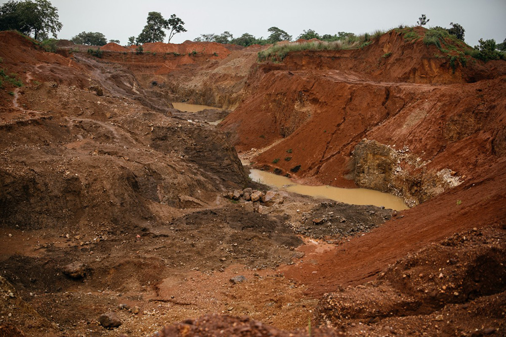  A general view of a small scale open pit copper and manganese mine in Serenje, Zambia's Central Province, on February 28, 2025. (Photo by Kang-Chun Cheng / AFP)