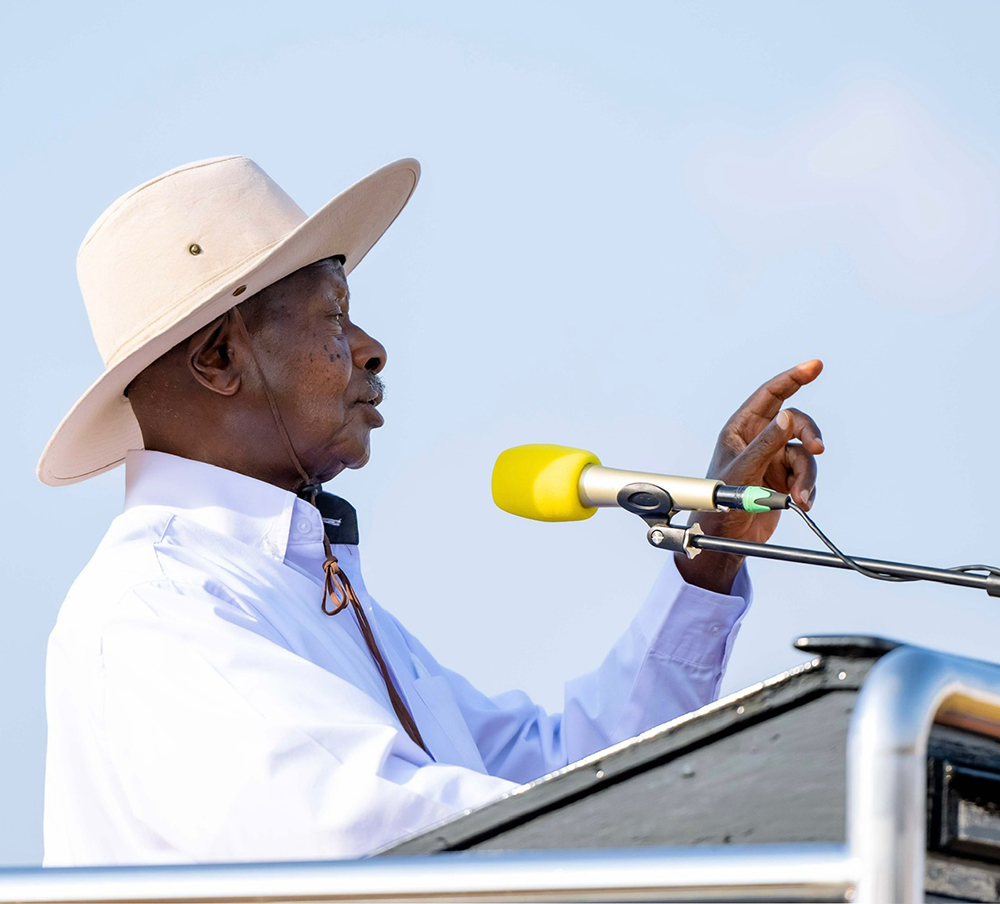 President Yoweri Kaguta Museveni addressing a public rally at Mwizi Secondary School in Rwampara East, Mbarara district. 