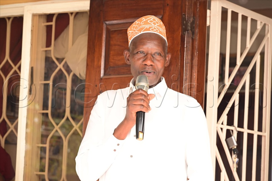  The Kampala Resident City Commissioner (RCC) Hajji Lule Mawiya, said that they had received new directives from the President to build more markets and expand some of the existing ones to create more space for the street vendors. (All Photos by Eddie Ssejjoba)