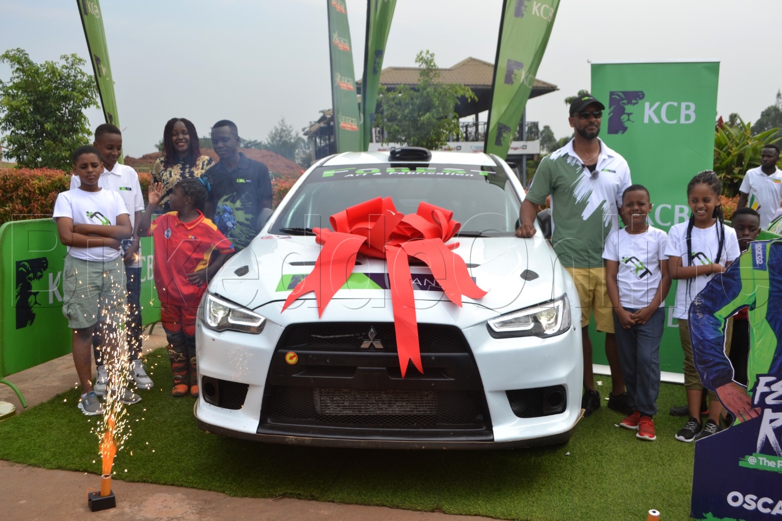 Oscar Ntambi ng'aga ekyuma kye kyeyaleese ekipya