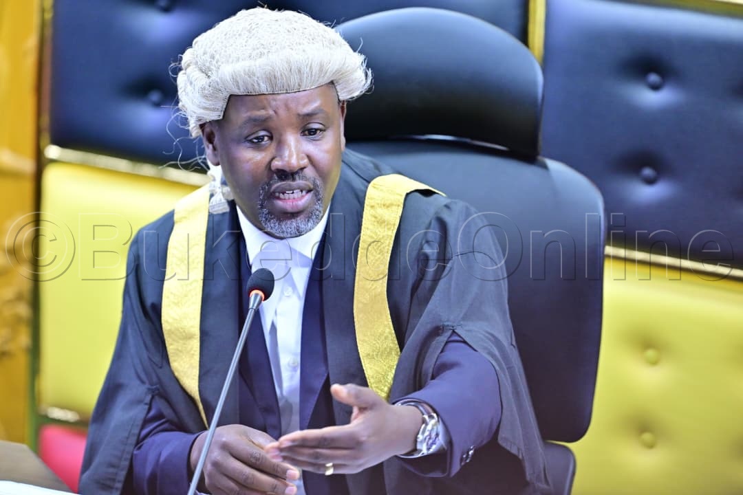 Sipiika Tayebwa bwe yabadde akubiriza Palamenti eggulo.