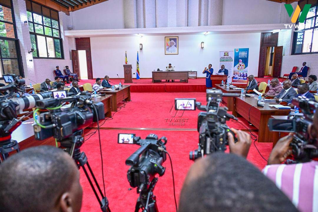 UNEB yashohoza ebya S.6, Pasenti ya 68.6 batungire obubonero bwa University...(Photo by Miriam Namutebi)