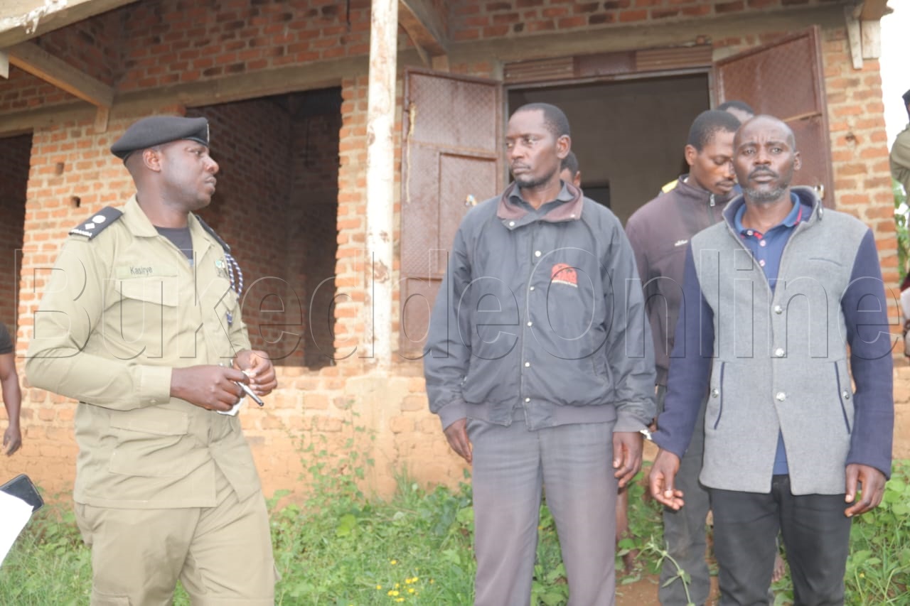 Omwogezi wa poliisi mu bbendobendo lye masaka Twaha Kasirye ng'aliiko byasoya abakwate