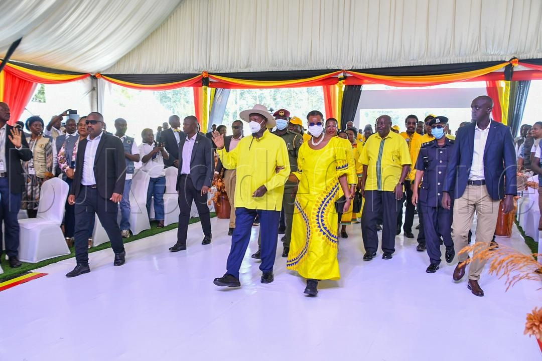 Pulezidenti Museveni ne Mukyala we 