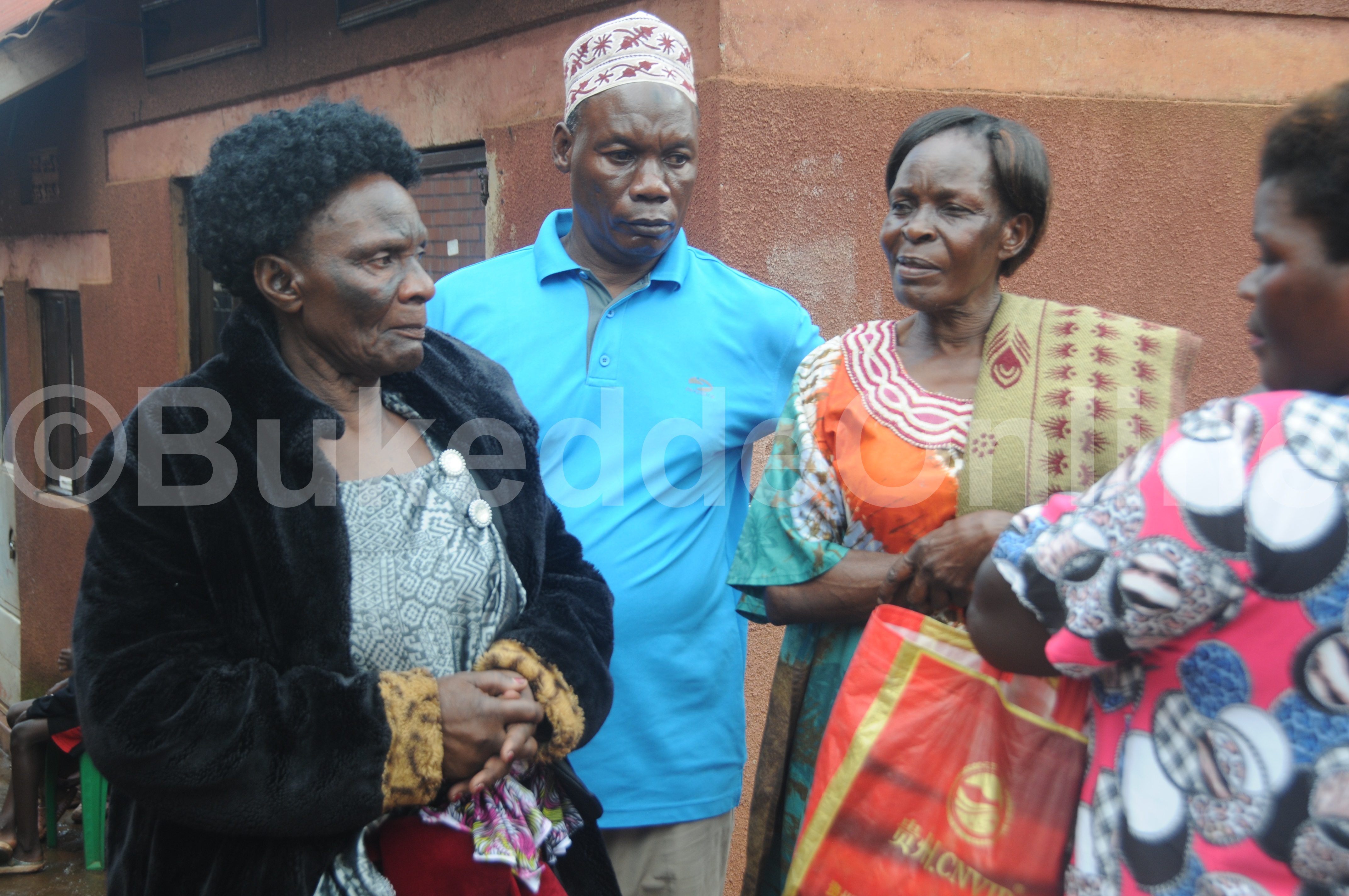 Abakungubazi Nga Basaasira Namutebi Maama W'omugenzi (1)