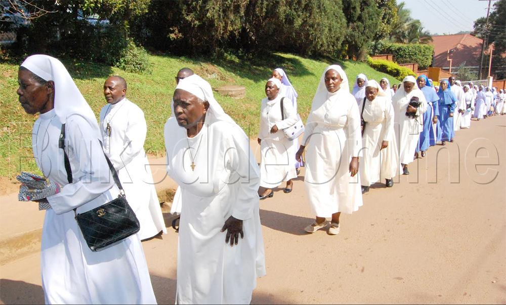 Bannaddiina nga batambula mu line