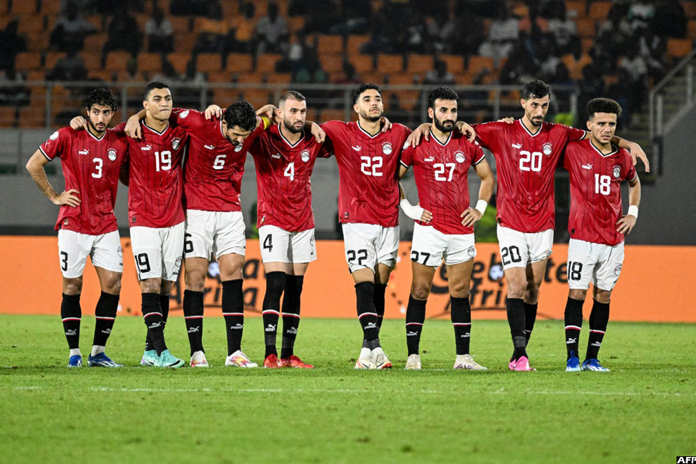 Ten-man Egypt held on to push the game to penalties