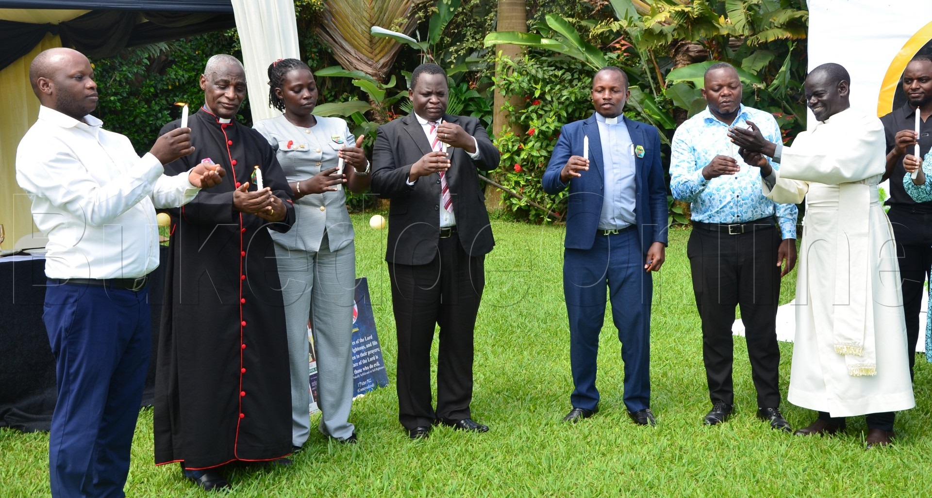 Bannaddiini nga bakumye emisubbaawa okujjukira abantu abafudde akawuka ka mukenenya