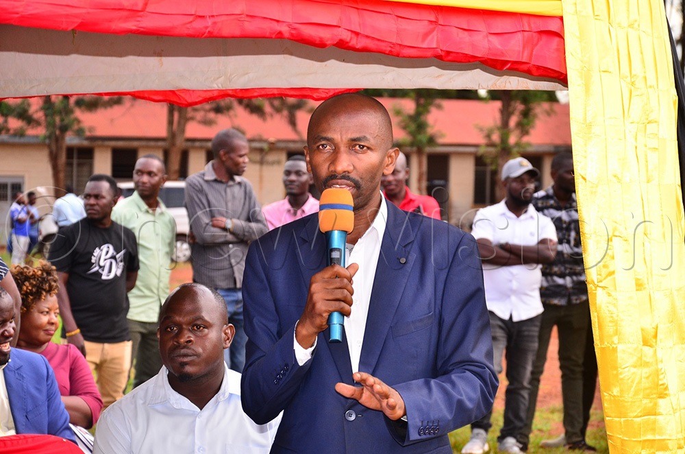 Forum for Democratic Change (FDC) councillor Denis Waheyi of Ivunamba ward rising a concern during the forfeited council sitting. (Photo by Jackie Nambogga)