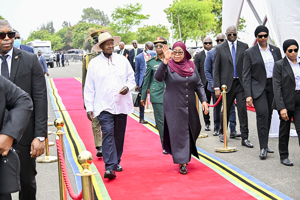 President Yoweri Kaguta Museveni and his host, President Samia Suluhu Hassan. (PPU)