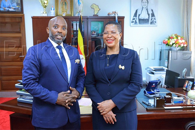 Dr Muganga ne Sipikka Anita Among