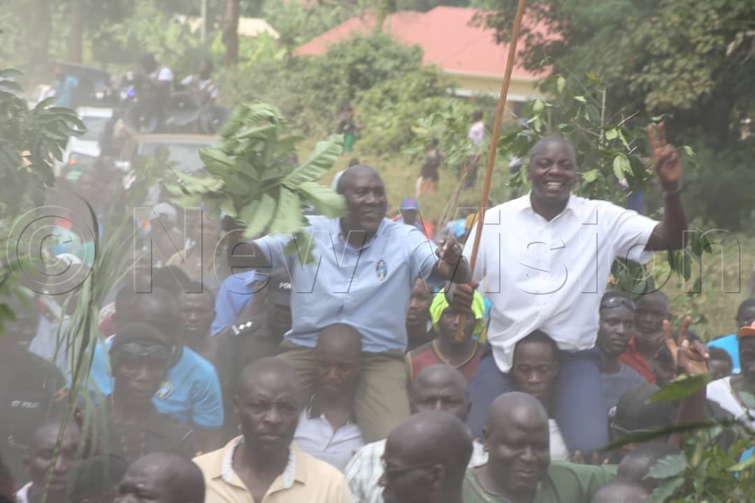FDC presidential candidate James Nathan Nandala Mafabi with supporters on his campaign trail. (Credit: Alfred Ochwo)