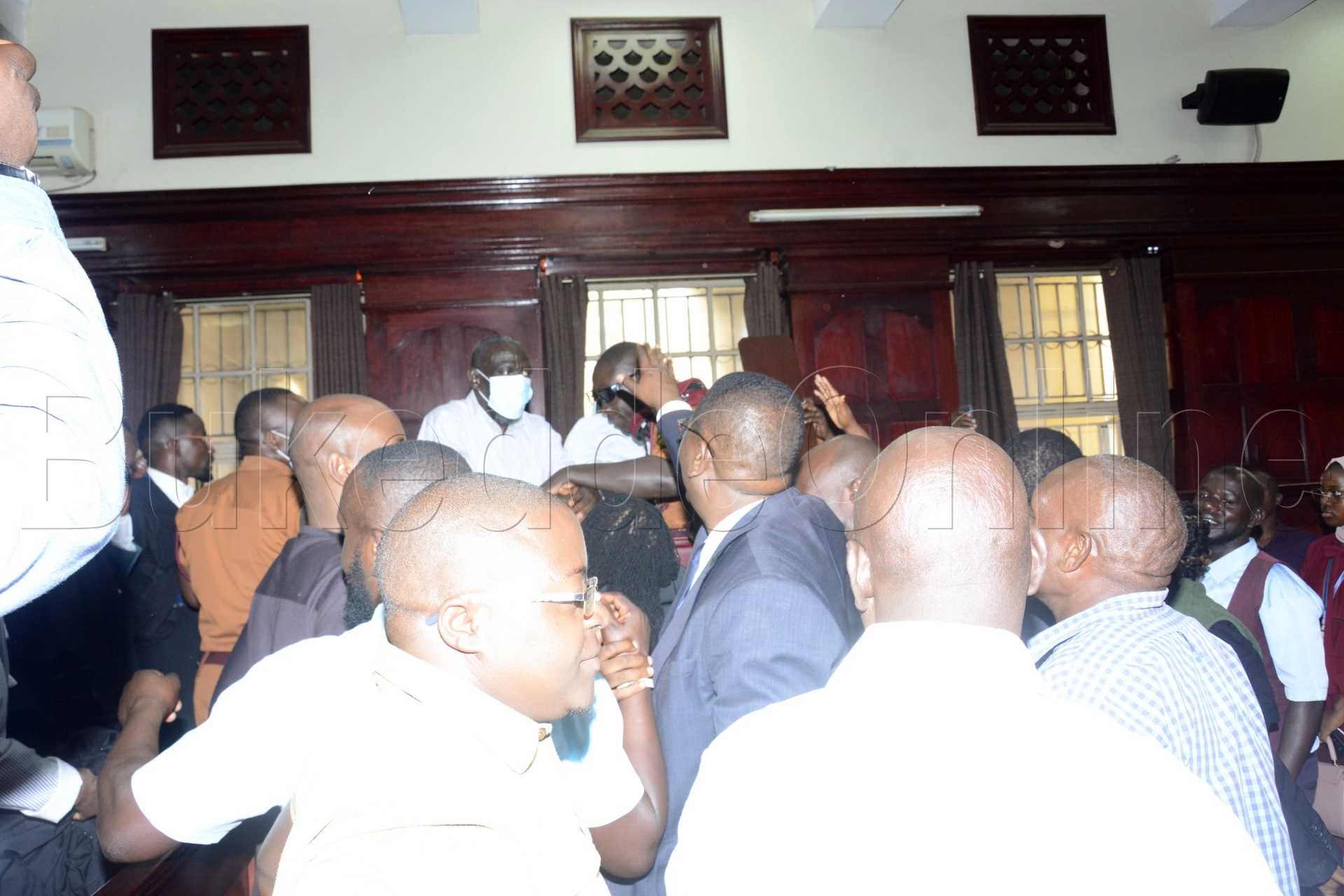 Besigye ng'ali mu kkooti