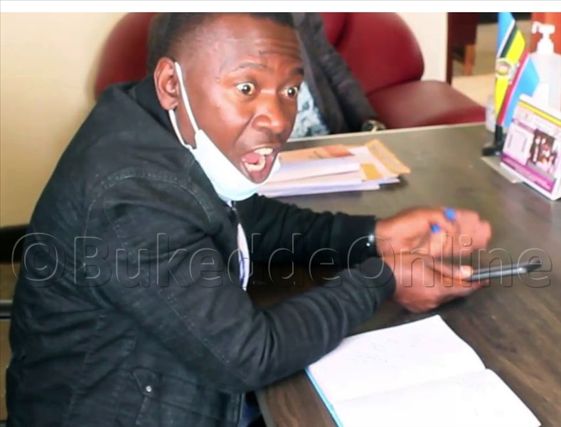 Ssentebe Mukiibi ng'atabukidde Ssemanda