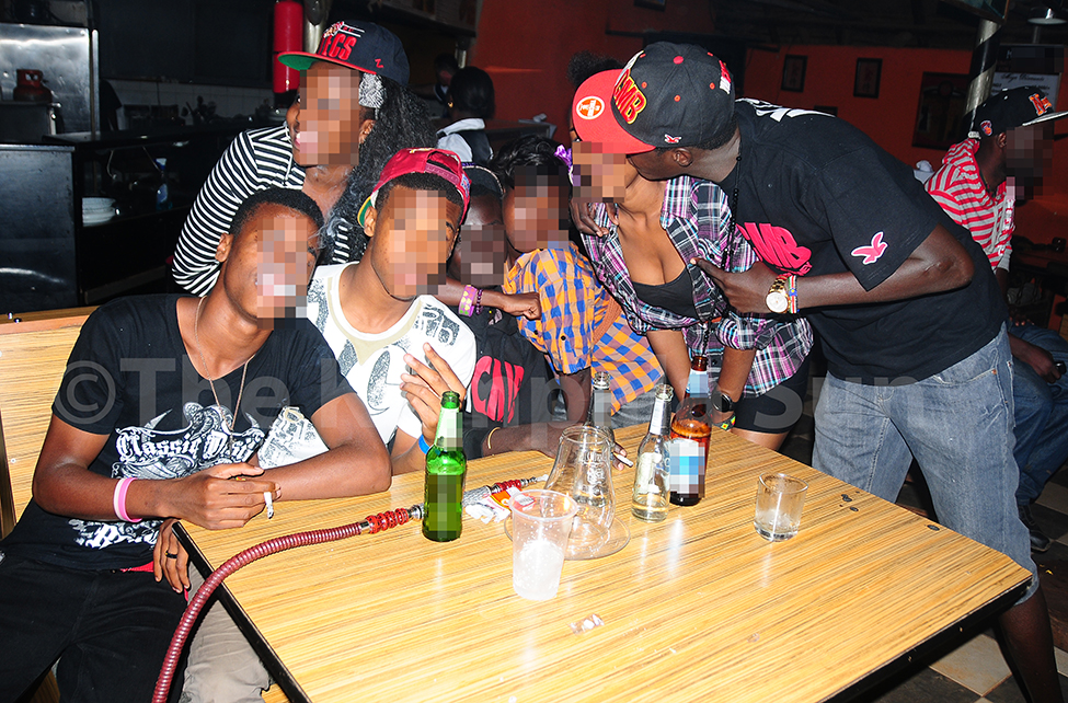 Teens smoking shisha