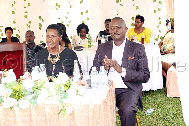 Amelia Kyambadde N'omusumba Bugingo Ku Mukolo.