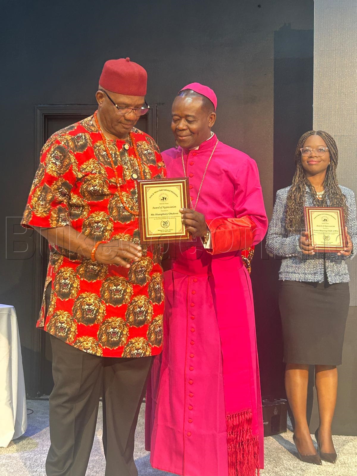 Abantu nga bafuna certificates  