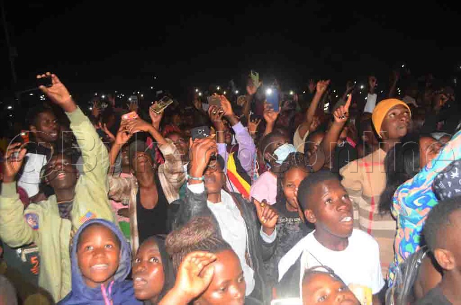 Abamu Ku Beetabye Mu Kusaba Ku Worship House E Nansana Nga Banyumirwa Ebiriroliro.