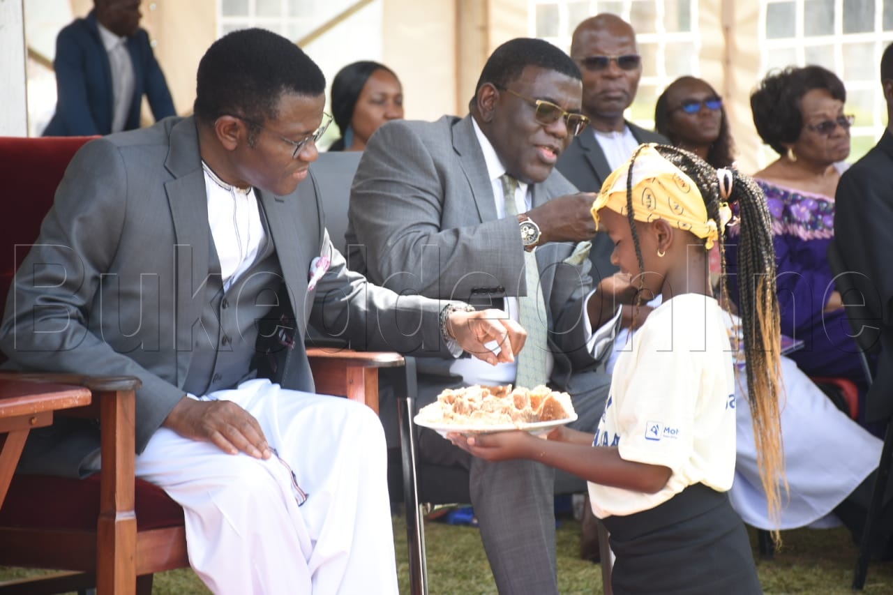 Omusakaate ng'agabula Katikkiro Cake