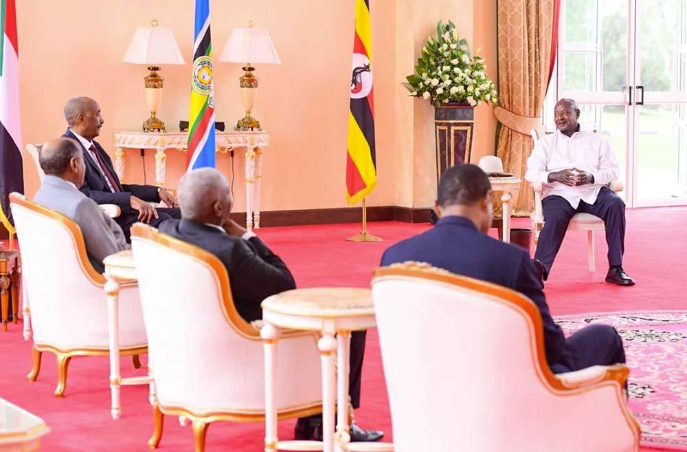 Orukiiko rw'abeebembezi bombi rwakorerwa aha State House omuri Entebbe..(Photo by PPU)