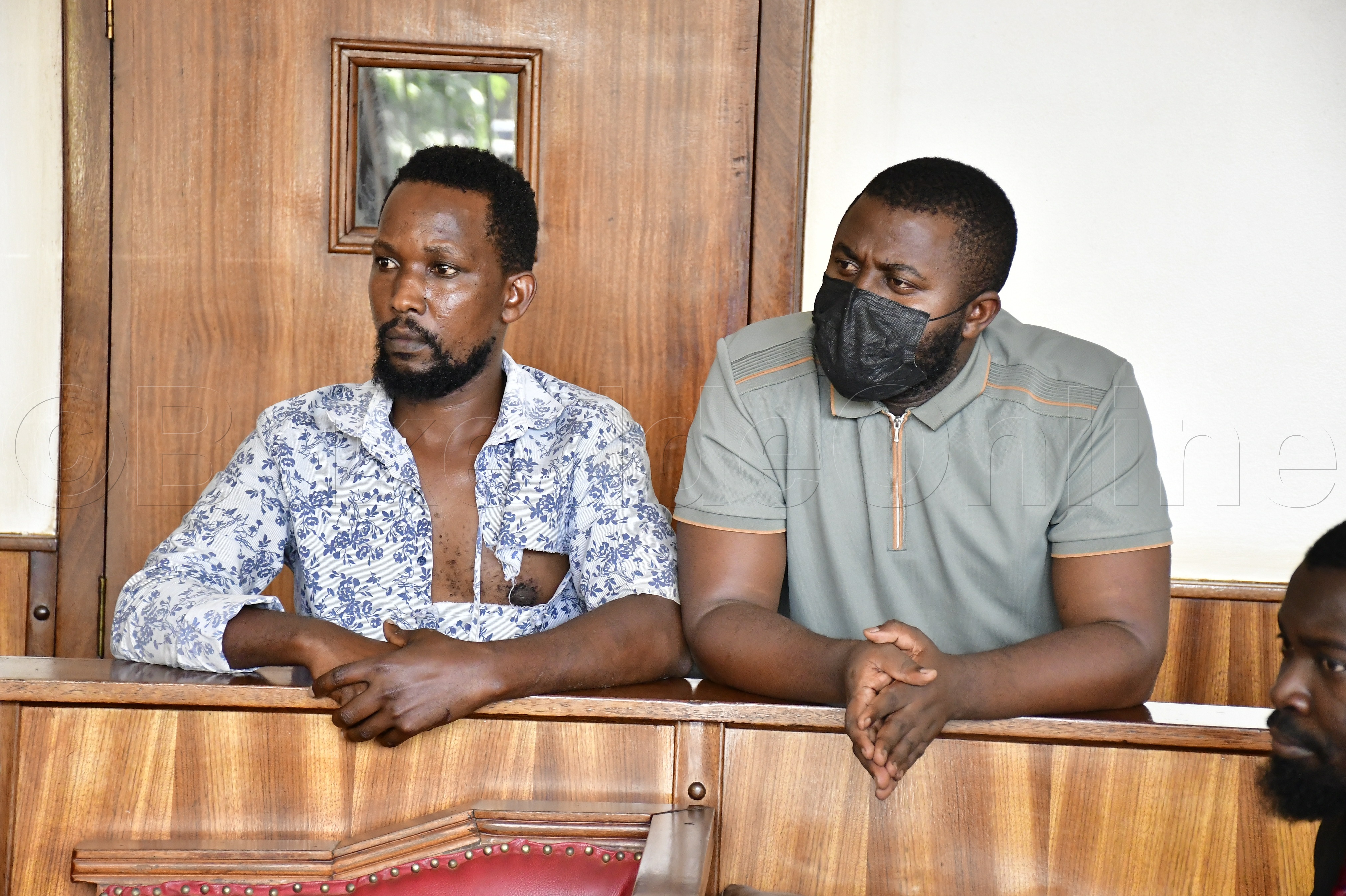 Mayega Mu Saati Erimu Ebimuli Ne Kakaire Ataddeko masiki Mu Kaguli Ka Kkooti.