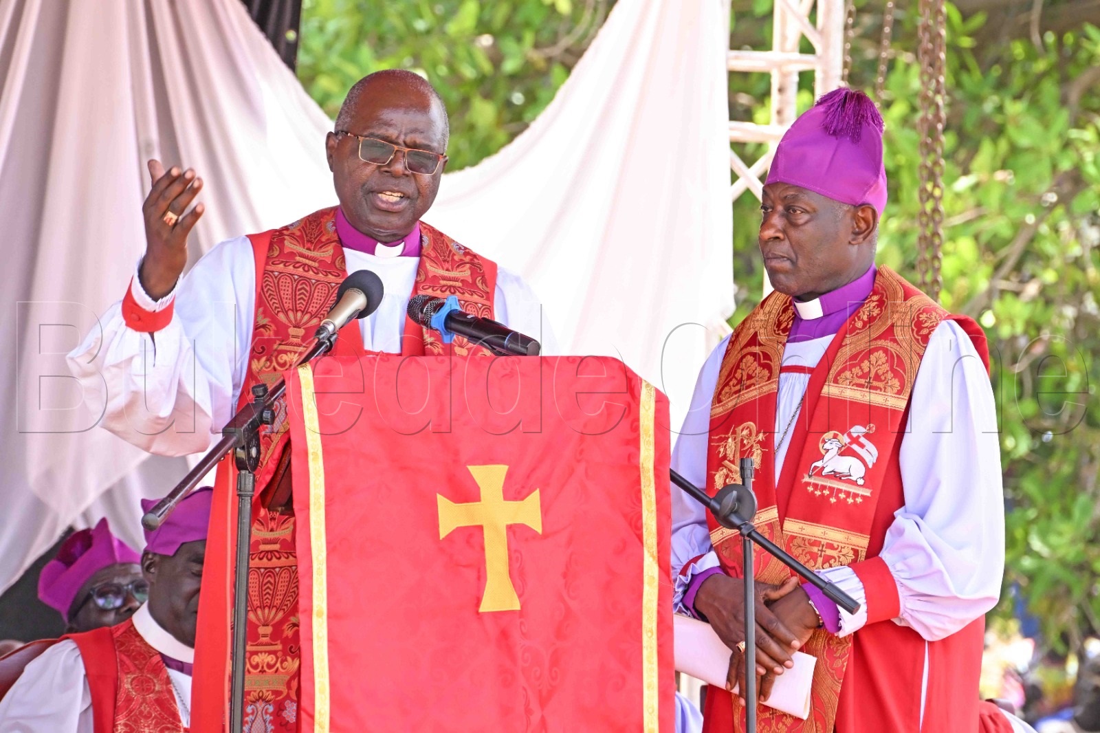 Bannaddiini nga babuulira