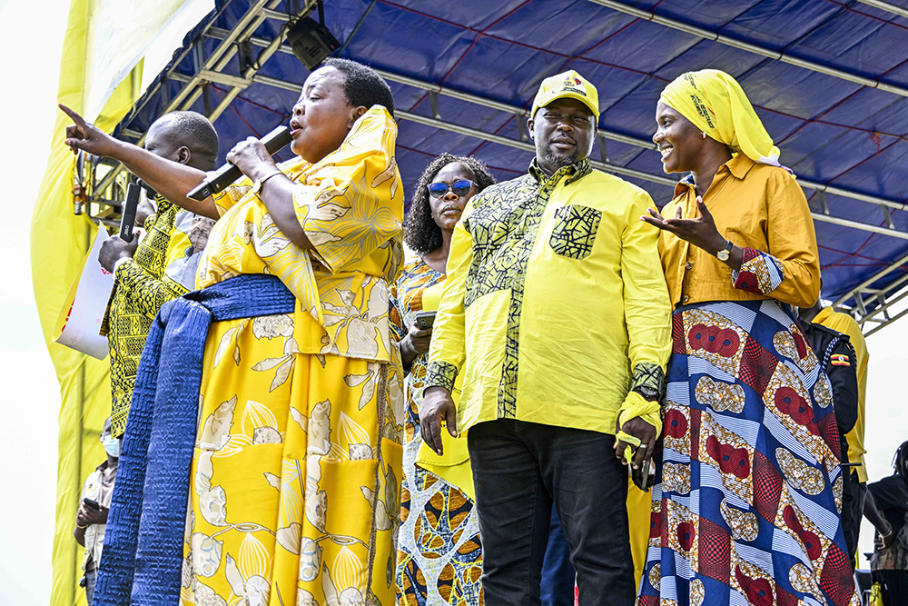 Prime Minister Robinah Nabbanja rallying the NRM supporters in Kiryandongo. (PPU)